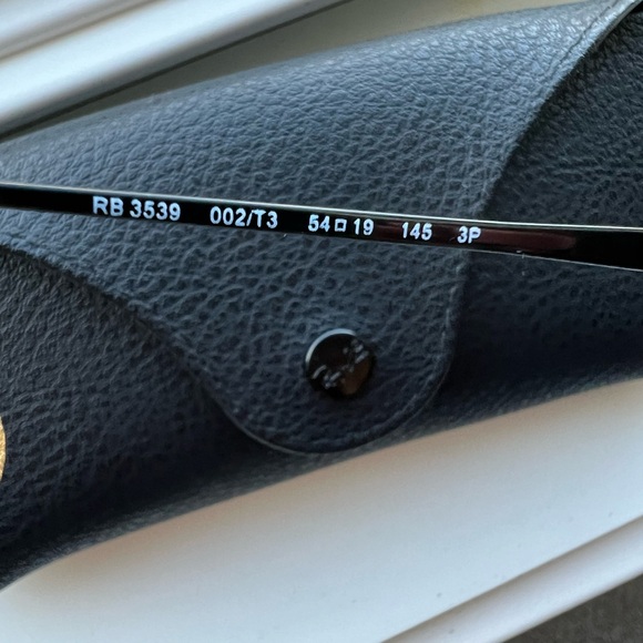 ❌SOLD❌Preowned 💯 Authentic RayBans - Picture 4 of 7